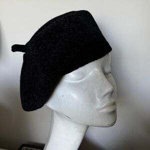Olive & Pique Chenille Beret Black “Paris”